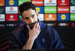 阿莫林：弗格森执教曼联花三四年才赢得冠军，但现在压力完全不同